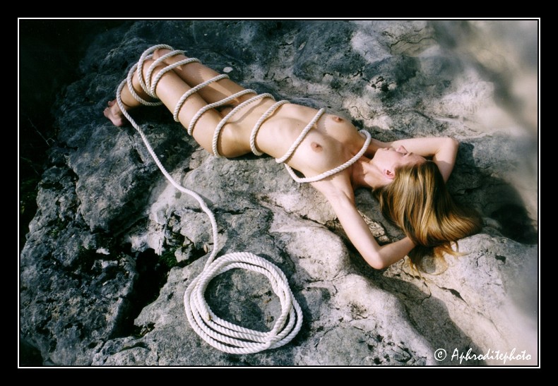 009 Cordage sur la roche 1